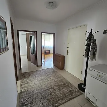 Blloku Check-in 24 *